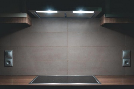Hotte ou plaque de cuisson, comment bien choisir leurs &eacute;quipements &eacute;lectriques ?